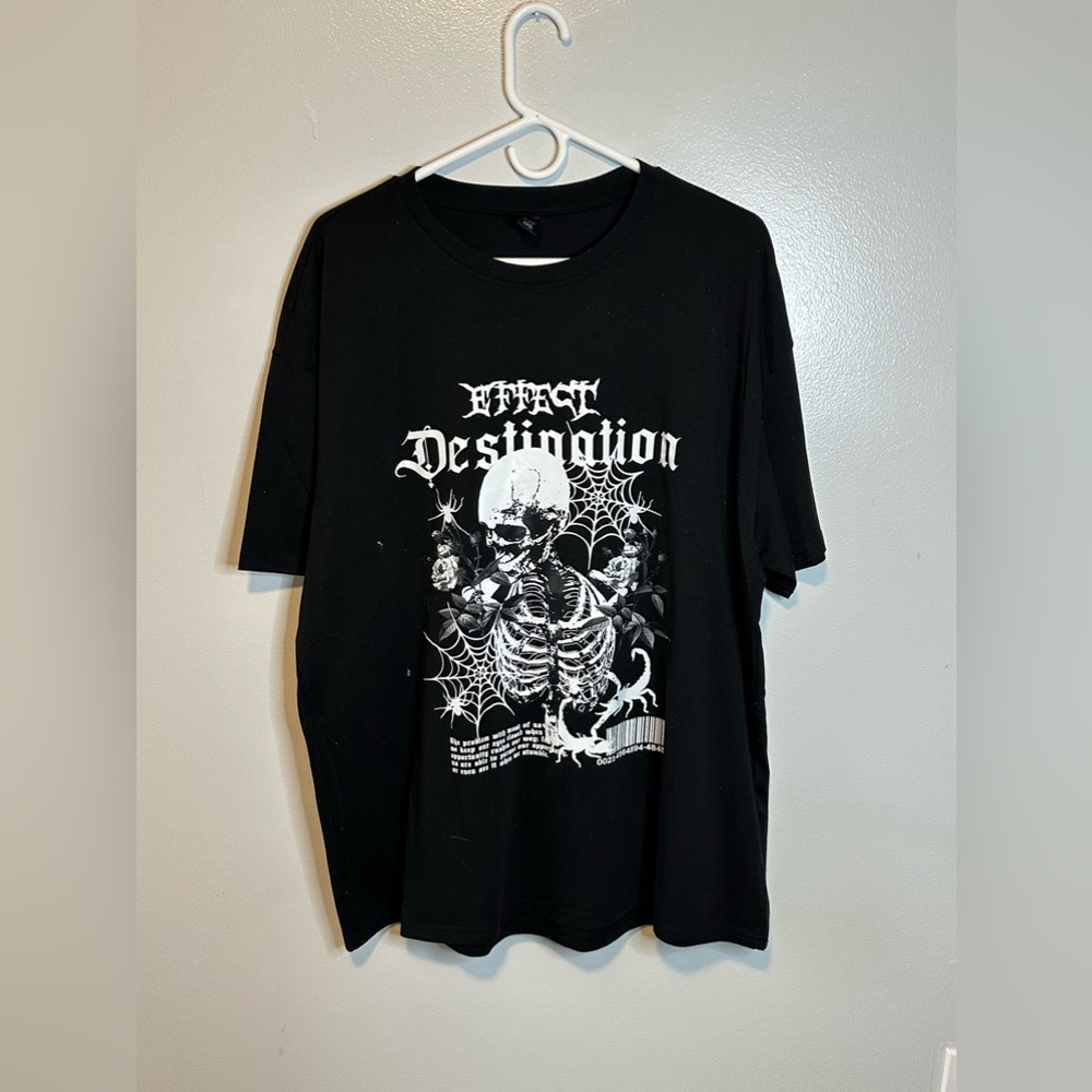 Men’s Graphic Tee Size XL